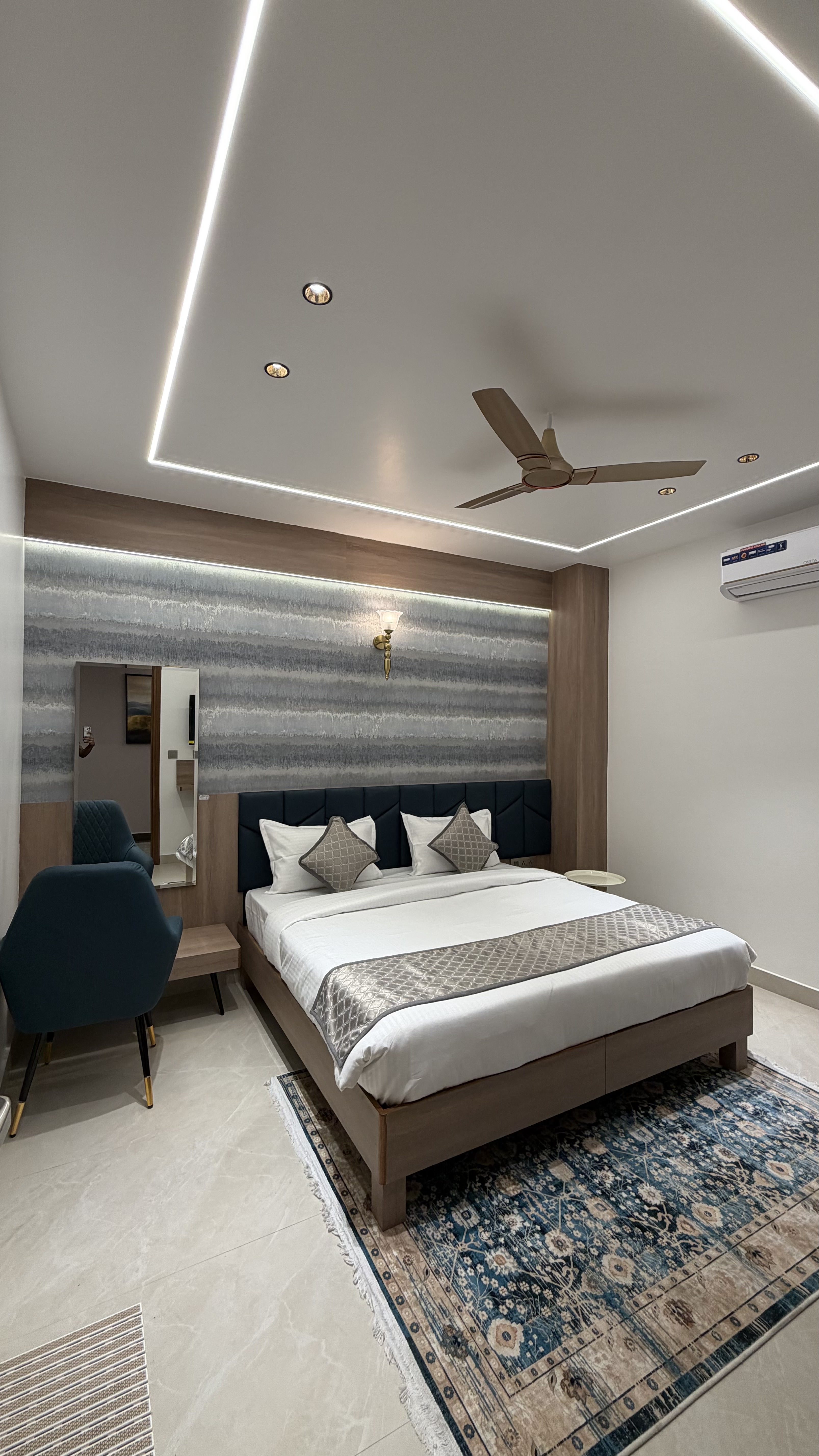 The Meridian Hotel 7